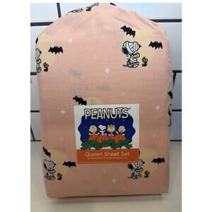 Peanuts Halloween Snoopy Woodstock Mummy Bats Moon Stars PINK Queen Sheet Set